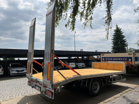 Przyczepy niskopodwoziowe tandemowe